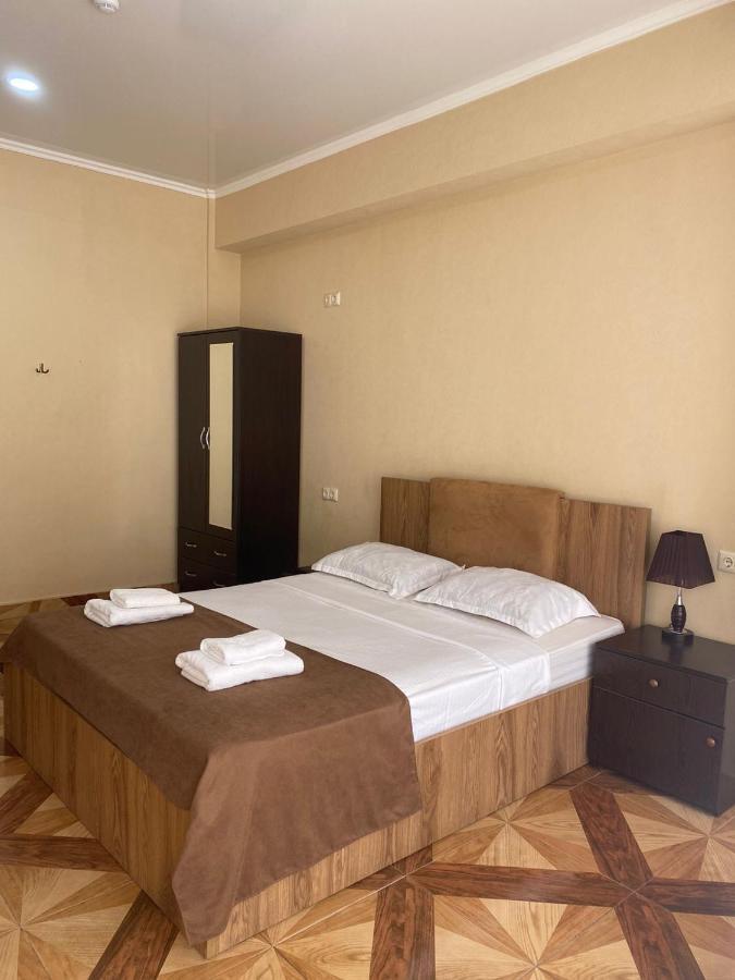 Hotel Saburtalo Roni Tbilisi Exterior foto